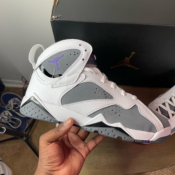 Jordan 7 - Picture 2 of 3